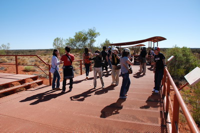 Uluru - Nával na duně u Kata-Tjuty