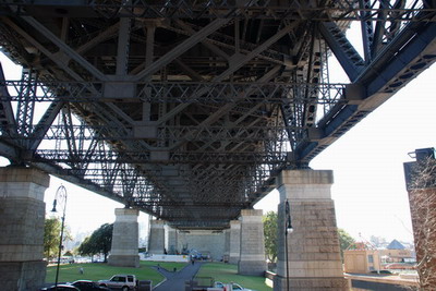 Pod mostem