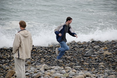 Strandhill a Martin utíká před vodou
